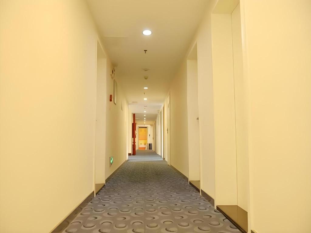 7 Days Inn Chengdu Sichuan University South Railway Station Экстерьер фото