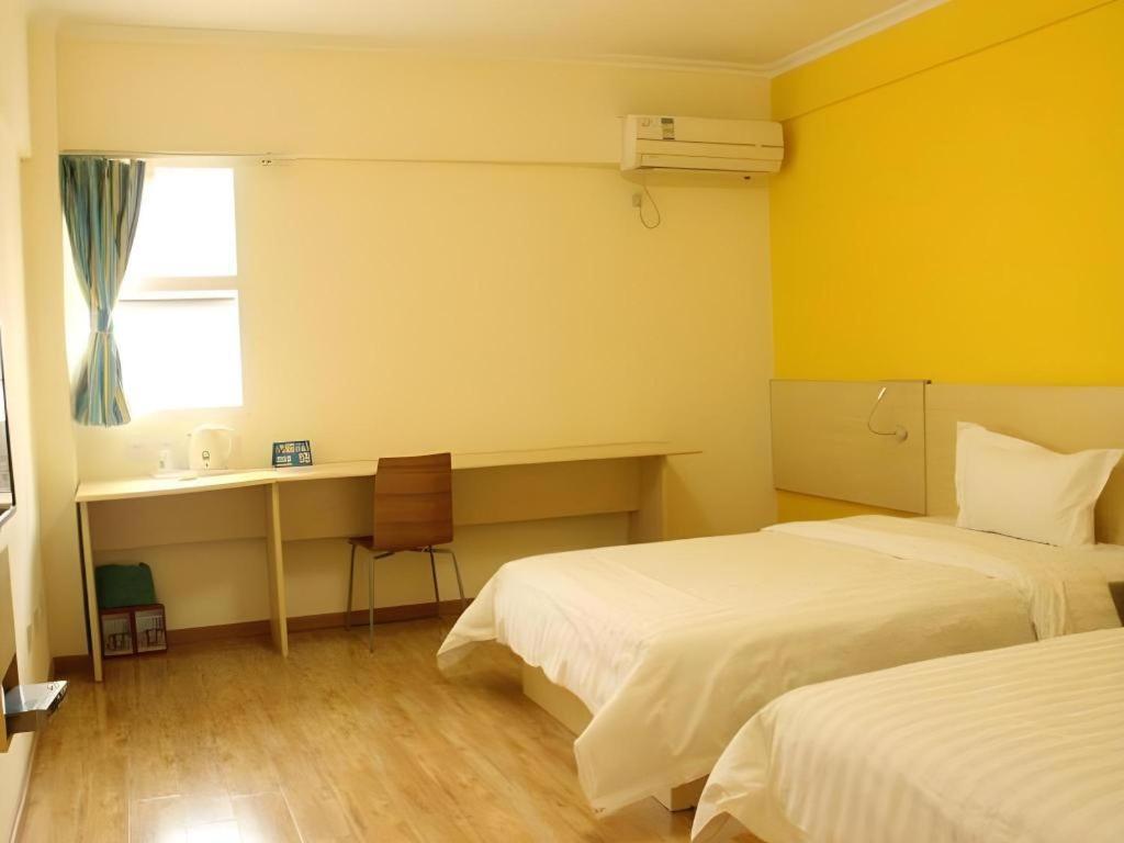 7 Days Inn Chengdu Sichuan University South Railway Station Экстерьер фото