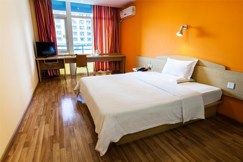 7 Days Inn Chengdu Sichuan University South Railway Station Экстерьер фото